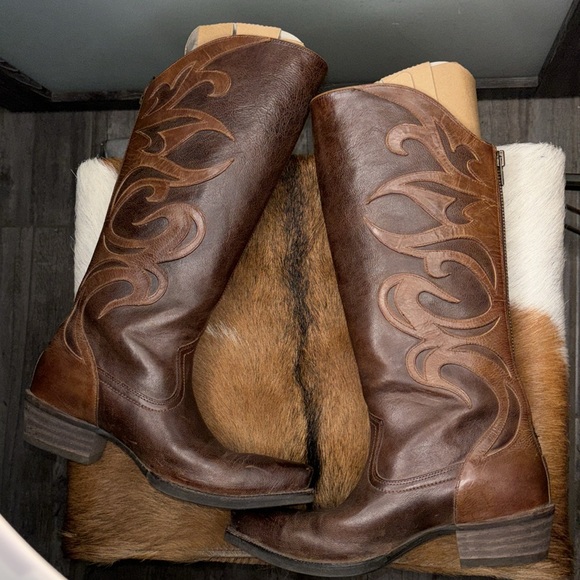 Womens ARIAT cowboy boots size 6.5 B // two tone brown hue - Picture 7 of 9